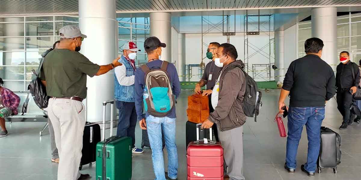 tak-kantongi-hasil-test-pcr-puluhan-anggota-dprd-mimika-batal-terbang